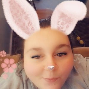 Meet your Posher, Caitlin